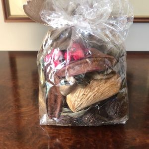 NWT Aromatique Smell of Espresso, 8oz bag decorative fragrance potpourri